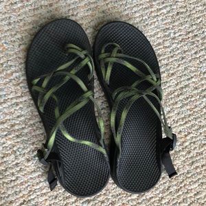 Chacos!